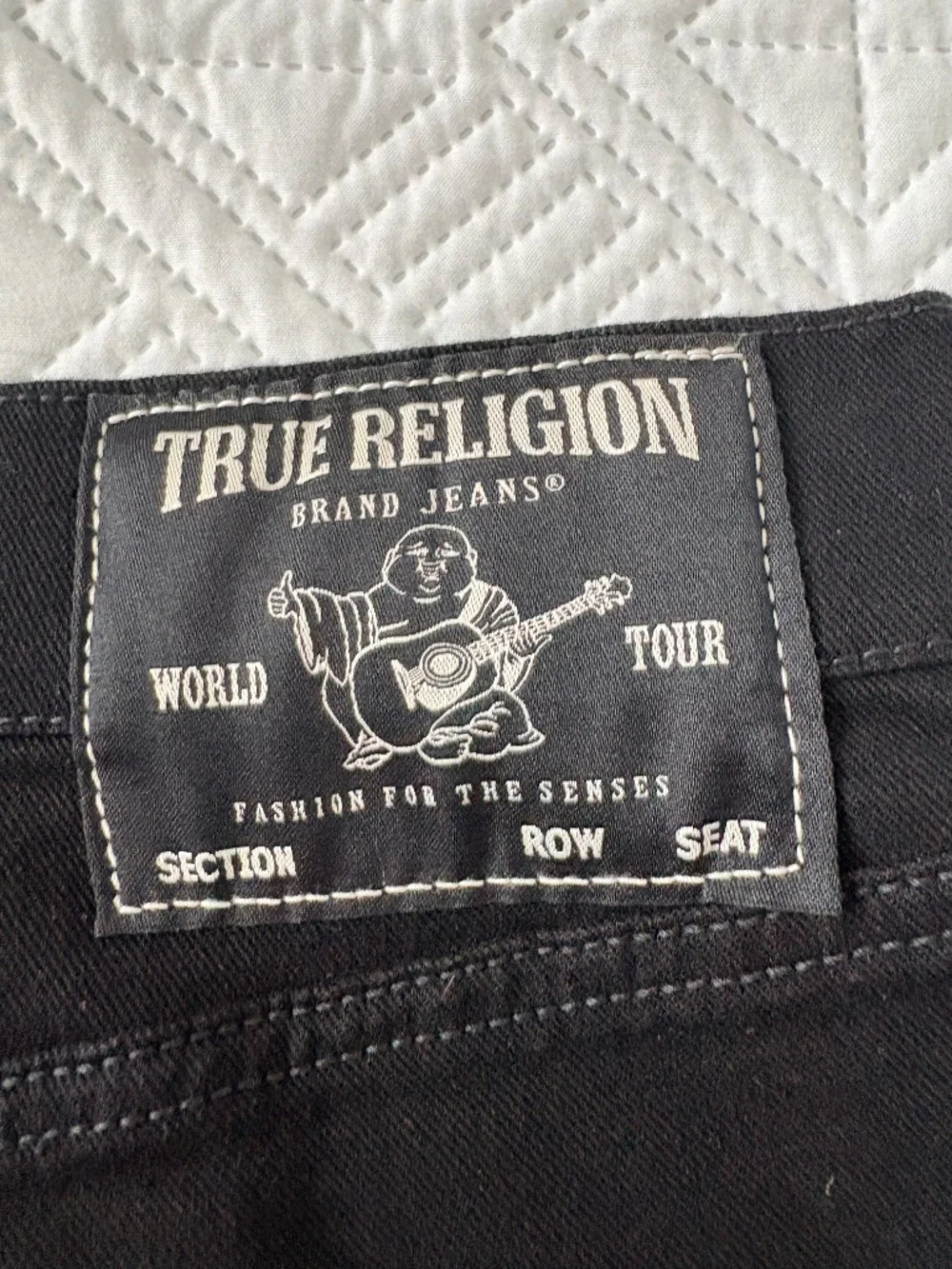 True Religion Geno No Flap SN Relaxed Slim Men's Jeans Body Rinse Black 36 x 32